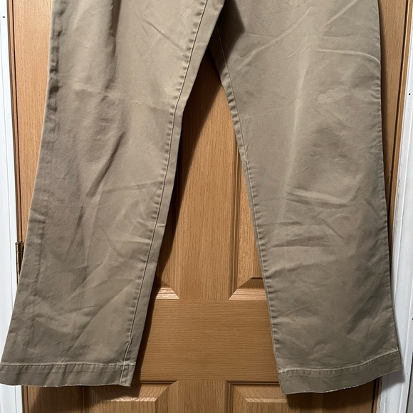Eddie Bauer Men's Classic Fit Khaki Chinos 35x34 - Picture 4 of 13